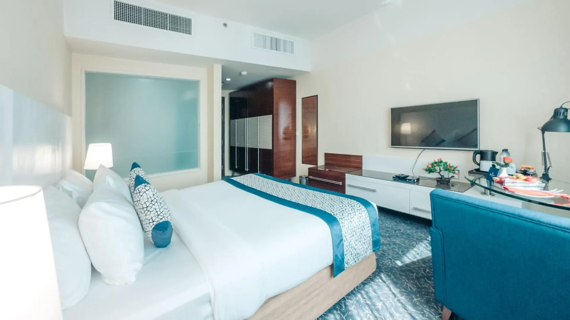 Kingsgate Hotel By Millennium Abou Dabi