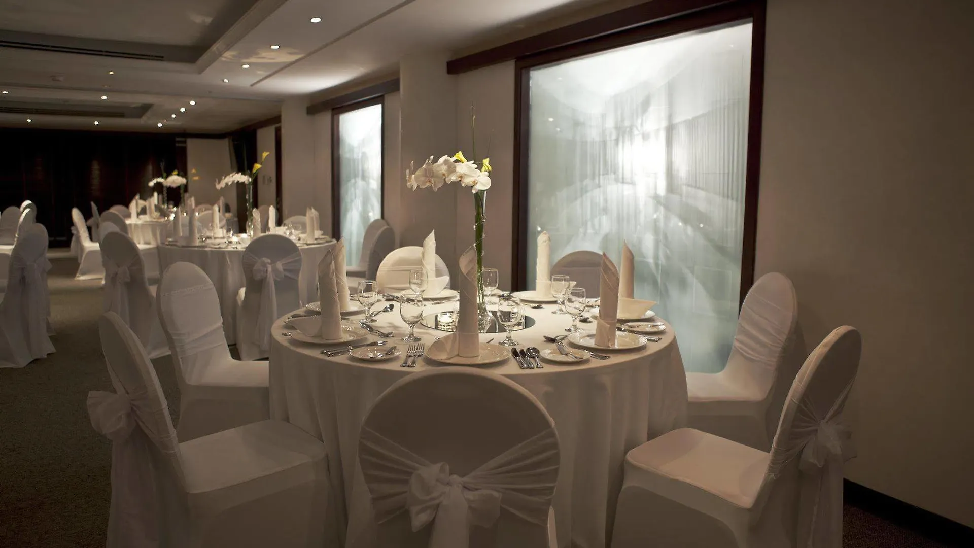 ***  Kingsgate Hotel By Millennium Abu Dhabi United Arab Emirates